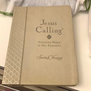 Jesus Calling by Sarah Young daily book​​ prayer devotional book
